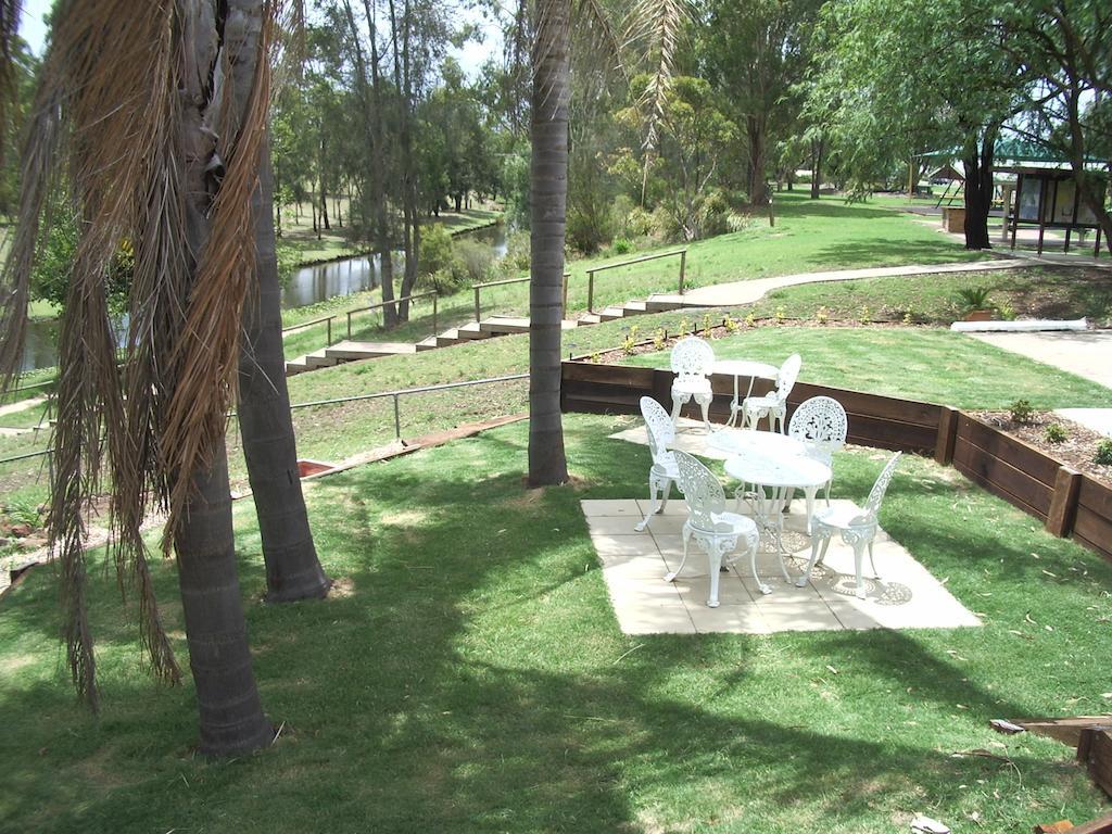 Park House Motor Inn Oakey Екстер'єр фото
