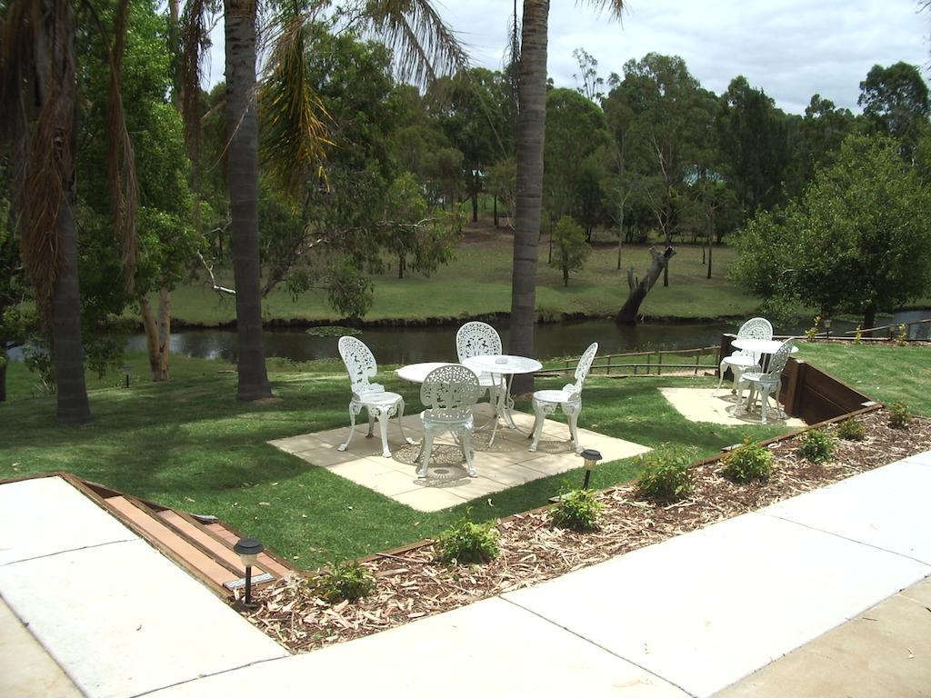 Park House Motor Inn Oakey Екстер'єр фото