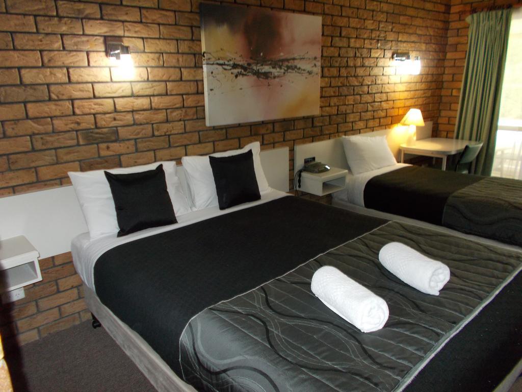 Park House Motor Inn Oakey Екстер'єр фото