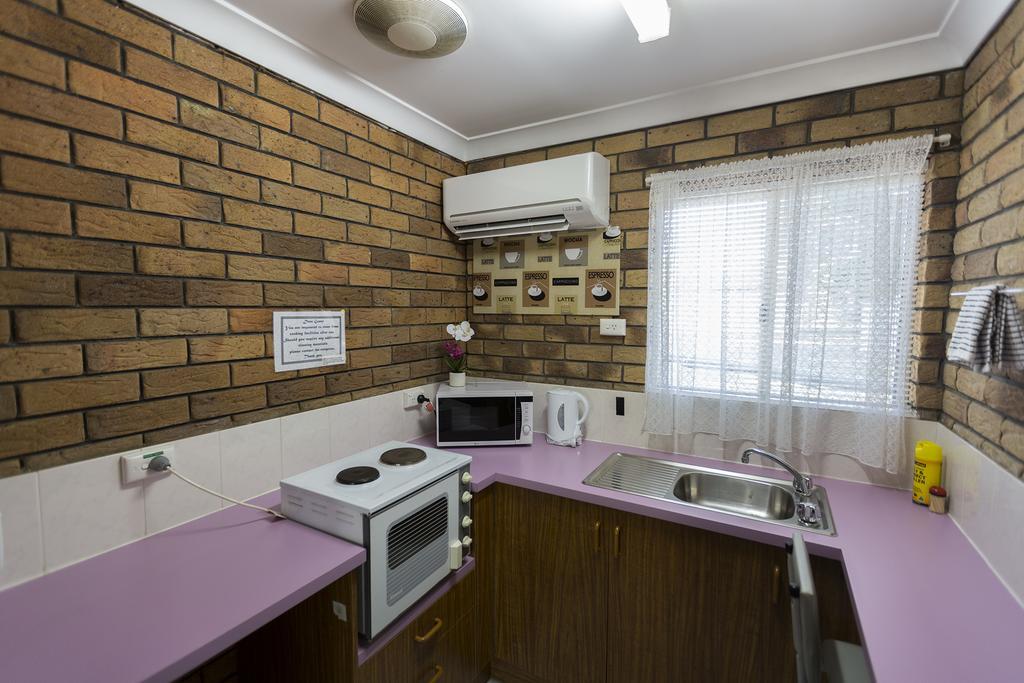 Park House Motor Inn Oakey Екстер'єр фото
